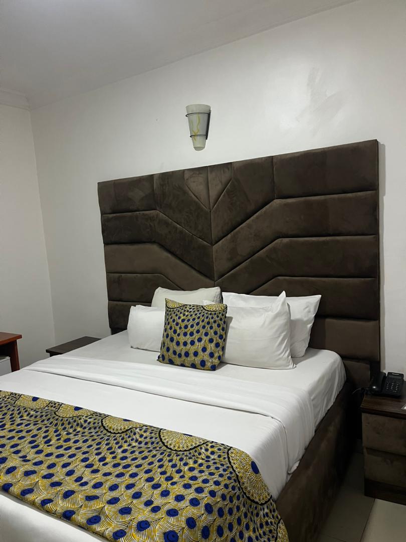 Room 02