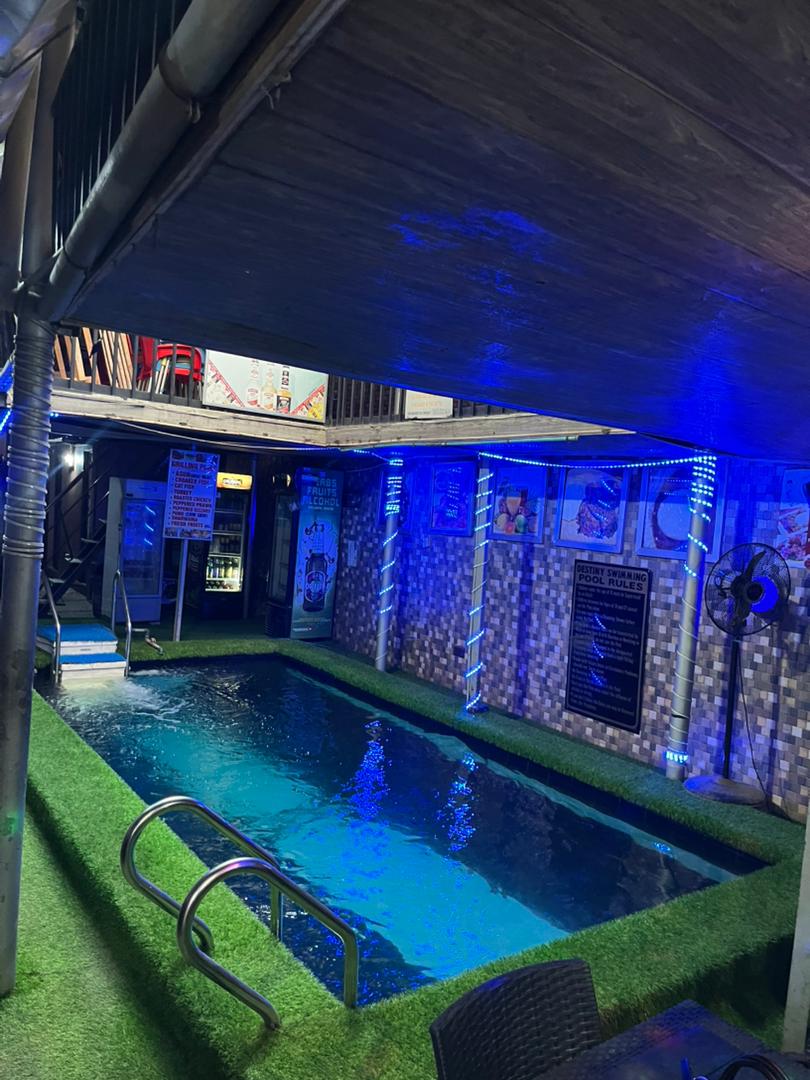 Pool 01