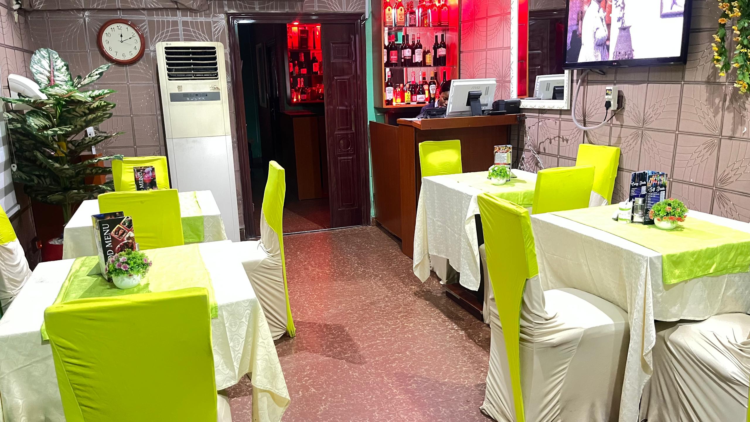Dinning 03
